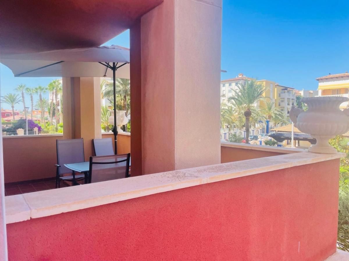 Beach Apartament In 또레비에하 외부 사진
