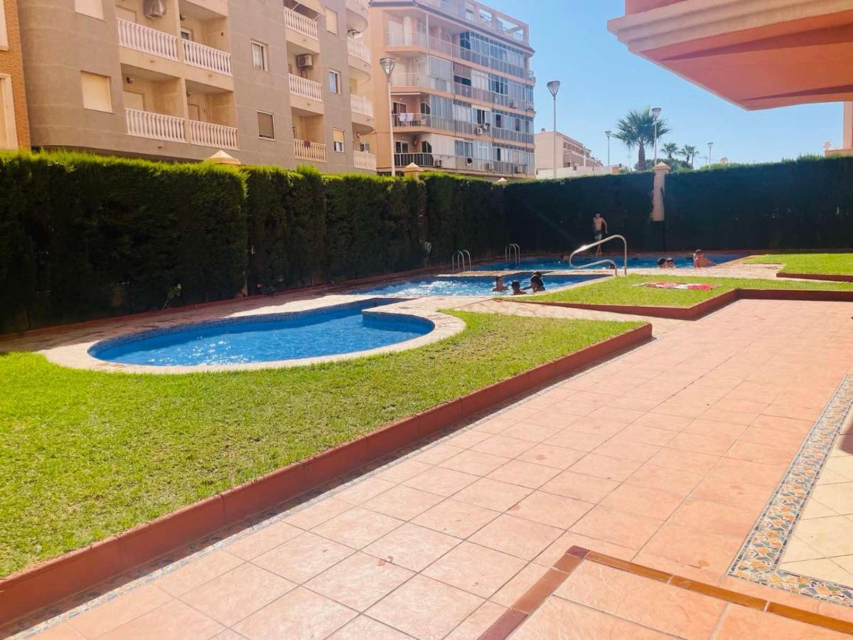 Beach Apartament In 또레비에하 외부 사진